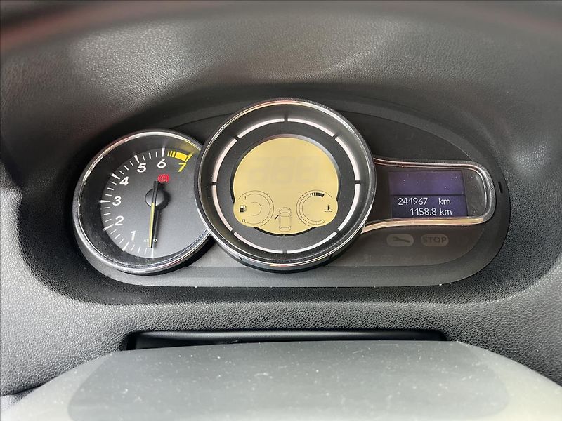 Renault Mégane 1,6 i KLIMA ALU 2x KOLA - fotka 23 z 36
