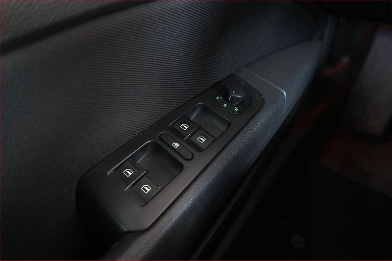 Škoda Superb (2014) 1.6 TDI, Tempomat - fotka 14 z 14