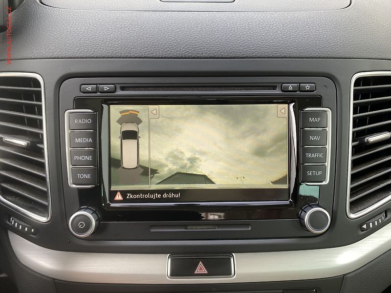 Volkswagen Sharan (2014) 2.0 TDi 4x4, Highline, bixen - fotka 19 z 20