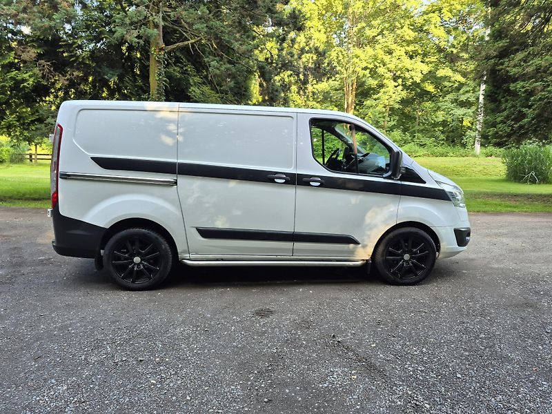 Ford Transit Custom (2013) 2.2Tdci 92Kw L1H1 klima - fotka 8 z 24