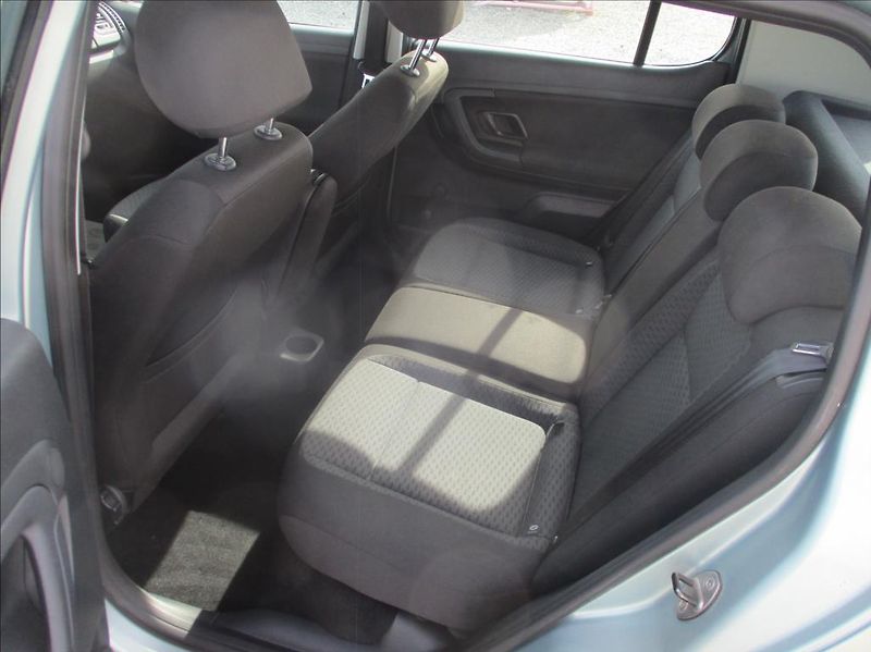 Škoda Fabia 1,2 TSI, klima, serv. kniha, - fotka 13 z 31