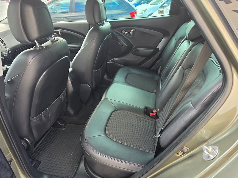 Hyundai ix35 (2012) 2.0 CRDi 4WD - fotka 15 z 34