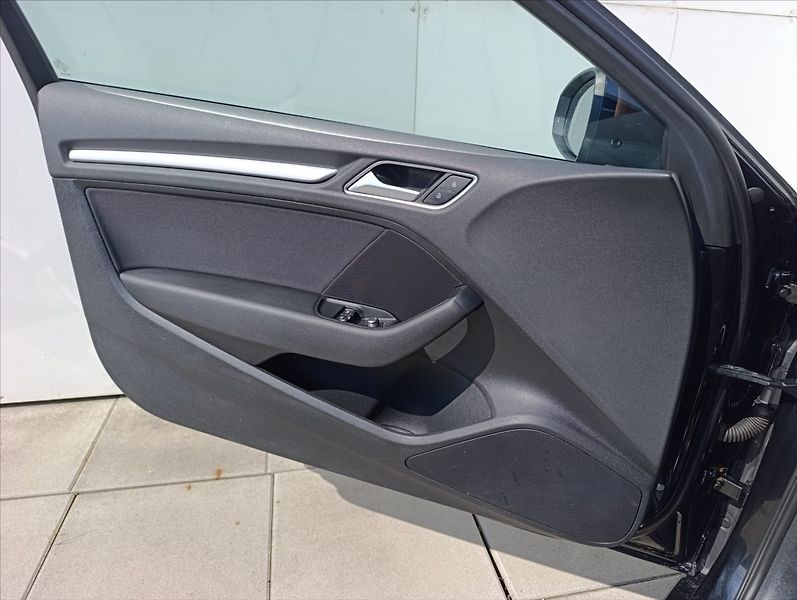 Audi A3 1,4 TFSi Bi.xenon Navi Tempoma - fotka 12 z 29