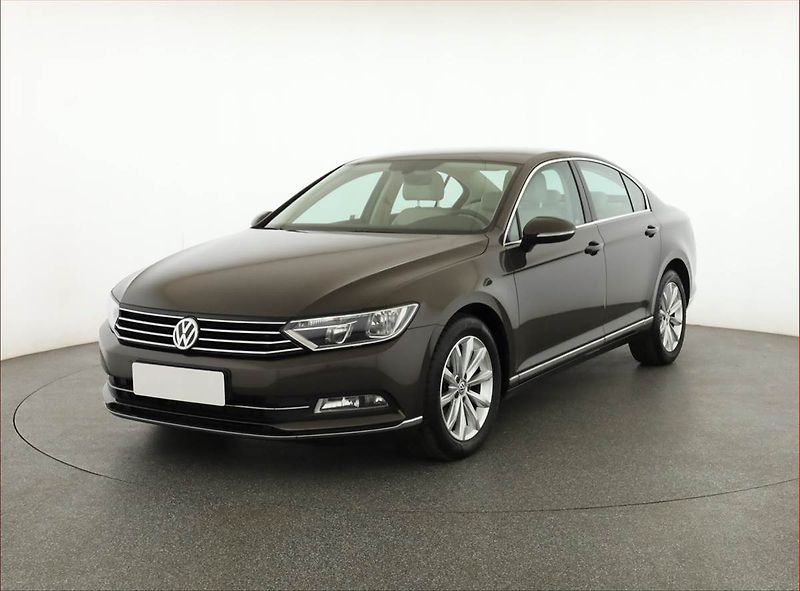 Volkswagen Passat (2016) 2.0 TDI, Serv.kniha, Kůže - fotka 2 z 17