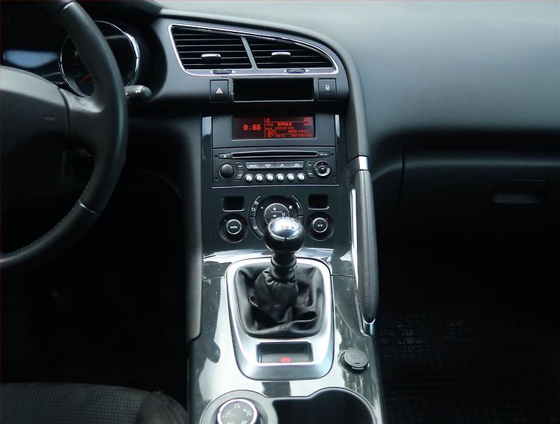 Peugeot 3008 (2010) 1.6 HDi, Tempomat - fotka 12 z 14