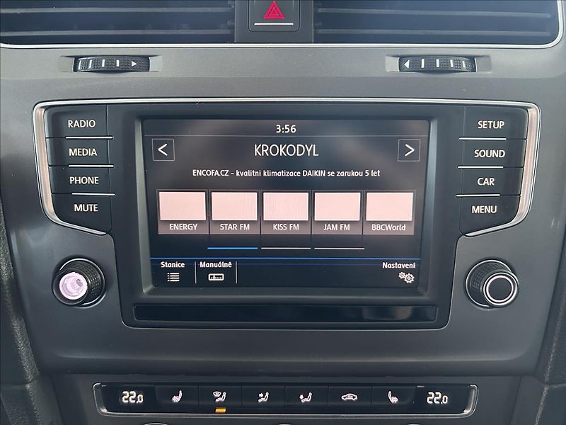 Volkswagen Golf 1,6   TDI 81kW,SERVISKA - fotka 14 z 22