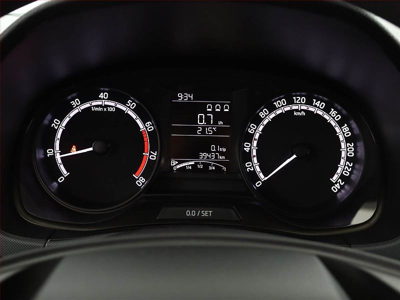 Škoda Fabia (2020) Ambition 1.0, Serv.kniha - fotka 9 z 13