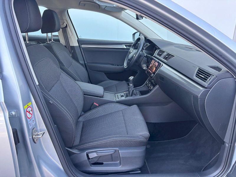 Škoda Superb (2022) 2.0 TDI 110kW Style - fotka 29 z 35
