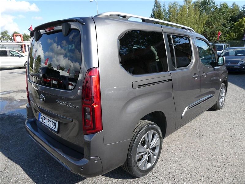 Toyota ProAce City Verso 1,2 T 96kW Long 7.míst,AT8,ČR - fotka 9 z 44