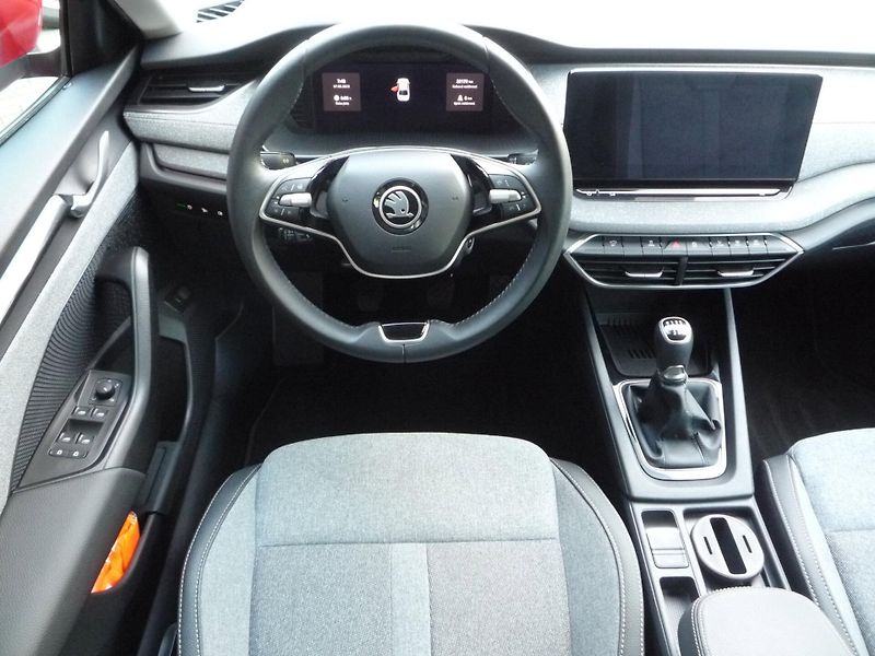Škoda Octavia (2024) 1,5TSi 110kW Top Selection - fotka 5 z 24