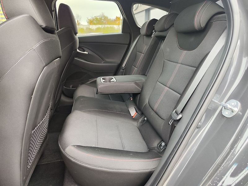 Hyundai i30 1.5 T-GDI/103kW N-Line DCT - fotka 11 z 34