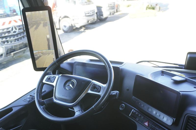 Mercedes-Benz Actros (2022) 1835 LS MP5 tractor unit - fotka 14 z 24