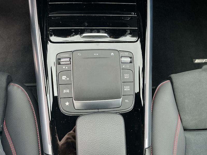 Mercedes-Benz GLA 250 e AMG s PLUG-IN HYBRIDNÍ T - fotka 15 z 25