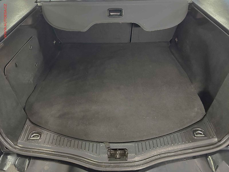 Ford Mondeo (2011) 2.0 TDCi, Klima - fotka 7 z 17