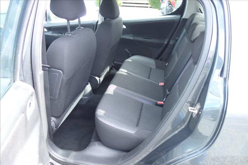 Peugeot 207 1,4 i 54KW, ČR, SERVIS. KN. - fotka 13 z 30