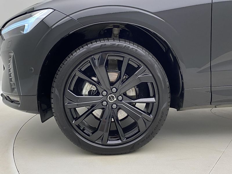 Volvo XC60 B5 AWD BLACK EDITION AUT CZ - fotka 36 z 60