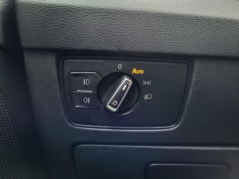 Volkswagen Passat 2.0 TDi 140kW DSG COMFORTLINE - fotka 21 z 49