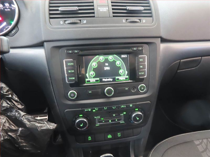 Škoda Yeti (2014) Ambition 1.8 TSI, 4X4 - fotka 12 z 17