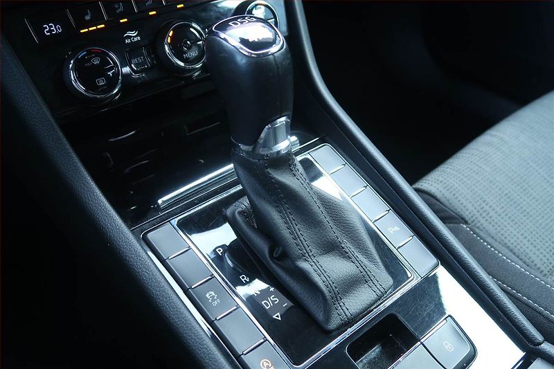 Škoda Superb (2018) 2.0 TDI, 4X4, Automat, Navi - fotka 13 z 24