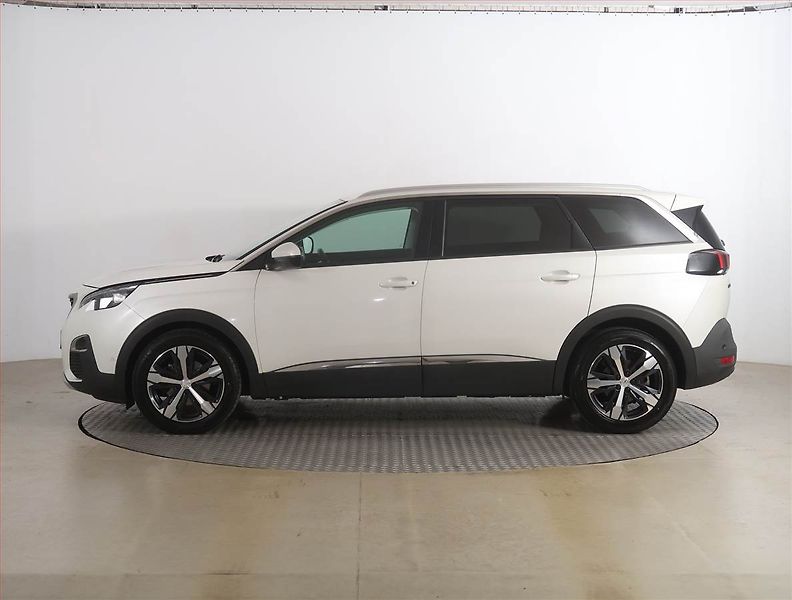 Peugeot 5008 (2018) Allure 1.6 THP, Automat - fotka 3 z 22