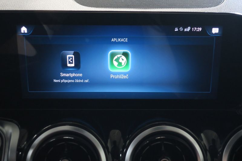 Mercedes-Benz GLB (2022) 220 D 4MATIC - fotka 28 z 48