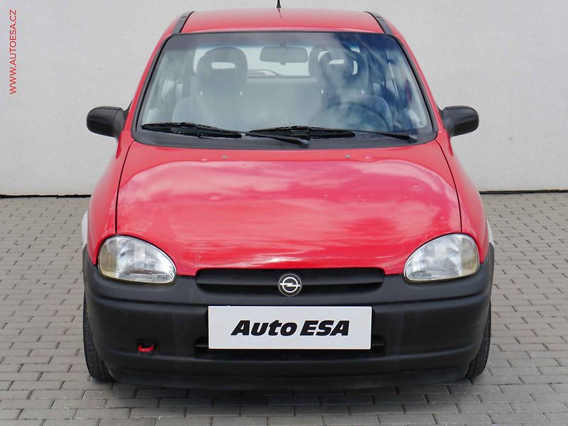 Opel Corsa (1996) 1.2i, 1.maj,ČR, TZ - fotka 2 z 13