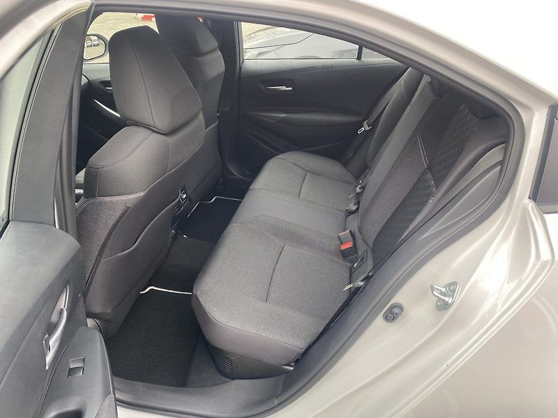 Toyota Corolla 1.8 Hybrid Comfort Tech - fotka 10 z 24