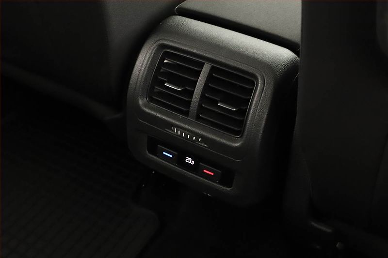 Volkswagen Touran (2019) 1.5 TSI - fotka 14 z 15