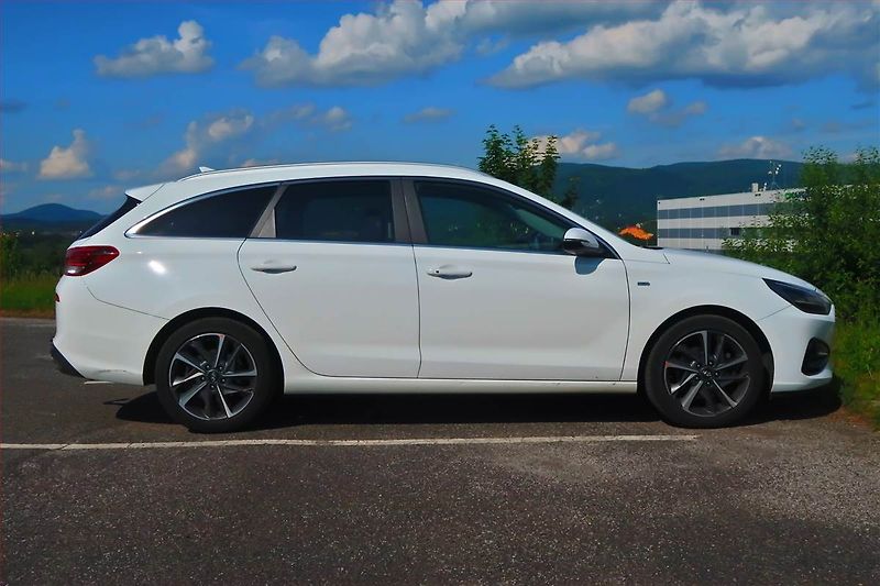 Hyundai i30 (2021) Style 1.5 T-GDI MHEV, Automat - fotka 6 z 16