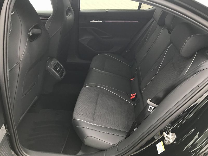 Škoda Superb (2025) Sportline 7DSG 2,0TDI - fotka 8 z 24
