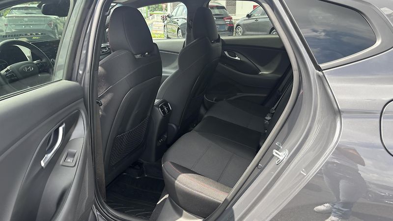 Hyundai i30 (2025) Fastback 1,5 TGDI MT NLINE  - fotka 8 z 10