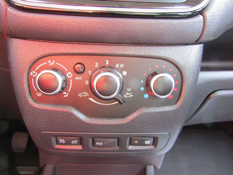 Dacia Lodgy (2019) 1.6i, 1.maj,ČR, AC, výhřev - fotka 18 z 20