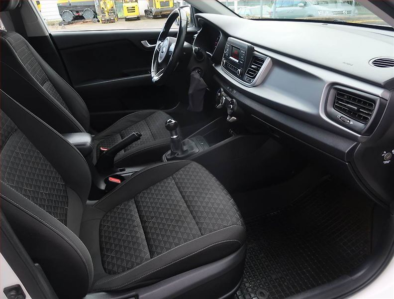 Kia Rio (2017) 1.25 CVVT, ČR,1.maj - fotka 9 z 17