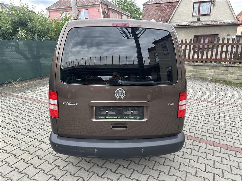 Volkswagen Caddy 1,6 TDI MAXI 7.MÍST REZERVACE - fotka 4 z 21