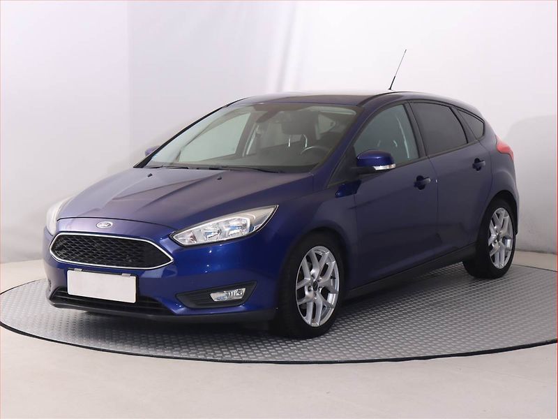 Ford Focus (2015) 1.5 TDCi, Automat, Navi - fotka 2 z 19