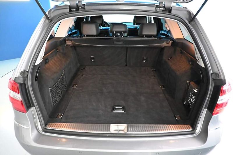 Mercedes-Benz Třídy E (2012) 2.2 220 T 7G-TRONIC Avantgarde - fotka 8 z 30