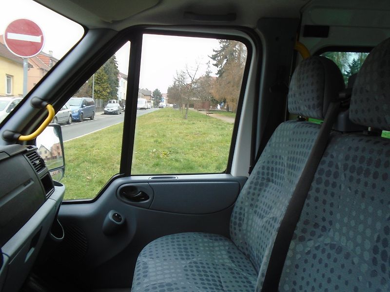 Ford Transit (2014) 2.2 TDCi L3H3 Bus 9 míst AC - fotka 19 z 30