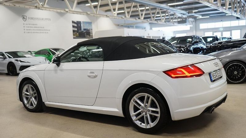 Audi TT Roadster 2.0 TDI  Manual - fotka 7 z 19