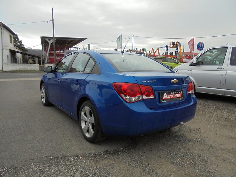 Chevrolet Cruze (2009) 1.6i- KLIMA- 8x AIRBAG- TAŽNÝ - fotka 5 z 11