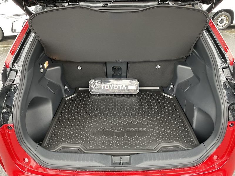 Toyota Yaris Cross 1.5 Hybrid 130k ODBĚR 10/2026 - fotka 6 z 32