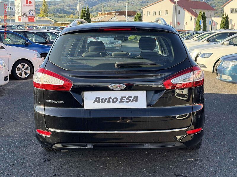 Ford Mondeo (2011) 2.0 TDCi, Titanium - fotka 5 z 16