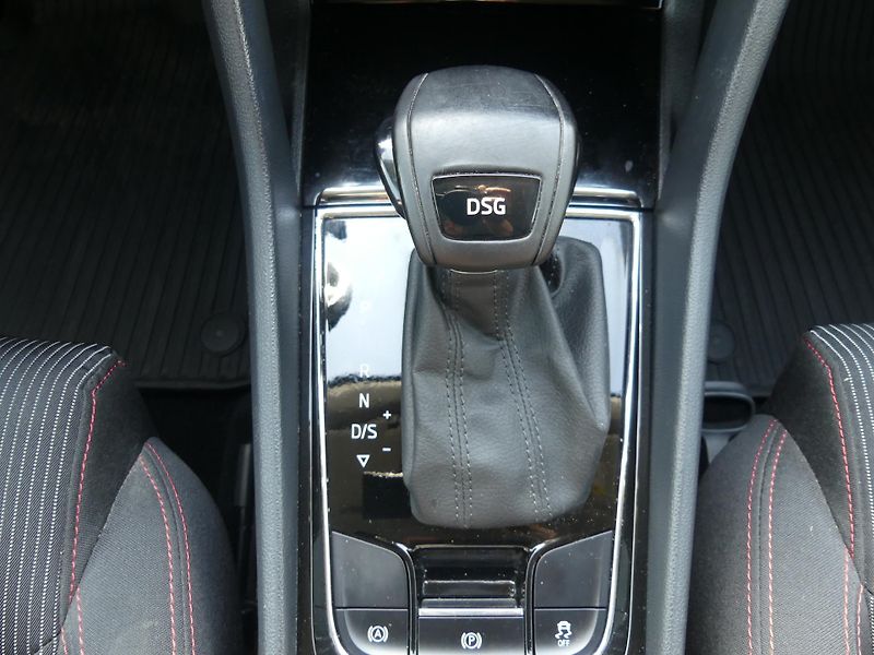 Škoda Karoq (2018) 1,0 TSi DSG - fotka 18 z 24