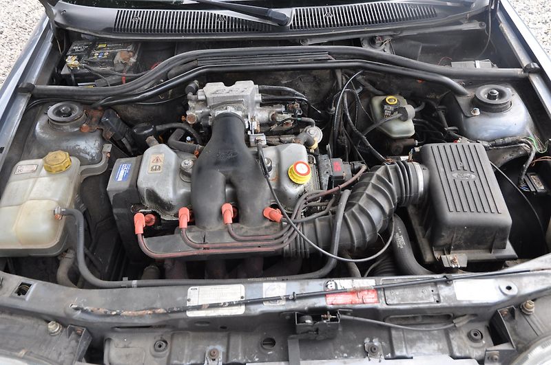 Ford Escort 1.6EFi 77kW KABRIO - fotka 9 z 17