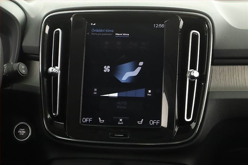 Volvo XC40 (2019) Inscription D3 - fotka 13 z 17