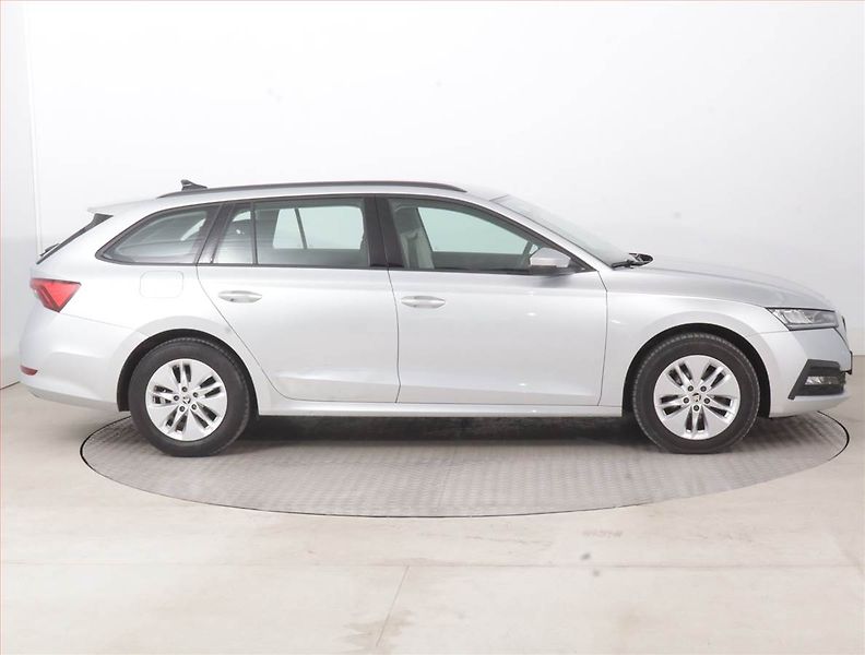 Škoda Octavia (2023) 2.0 TDI, ČR,1.maj, Serv.kniha - fotka 6 z 15