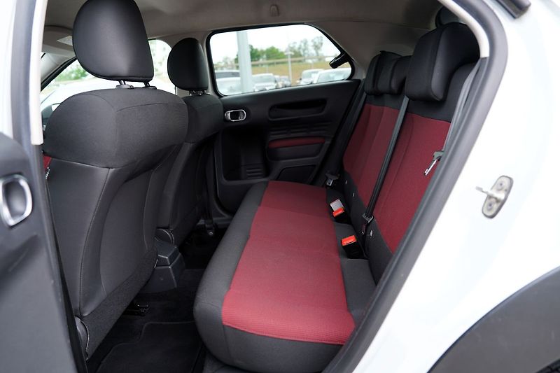 Citroën C4 1.6 BlueHDi, automat/Al./klima - fotka 29 z 36