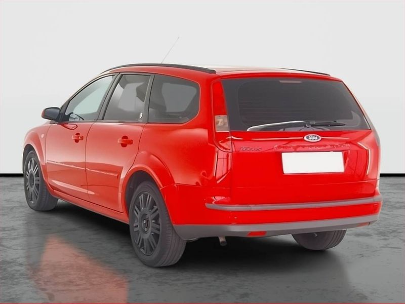 Ford Focus (2006) Ghia 1.6 16V, slušný stav - fotka 4 z 20