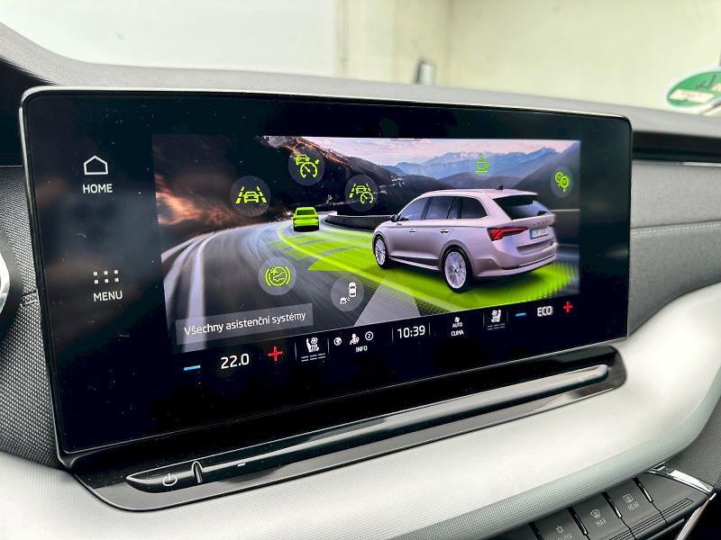 Škoda Octavia (2022) 1.4 TSI iV 150 kW DSG Style Co - fotka 19 z 23