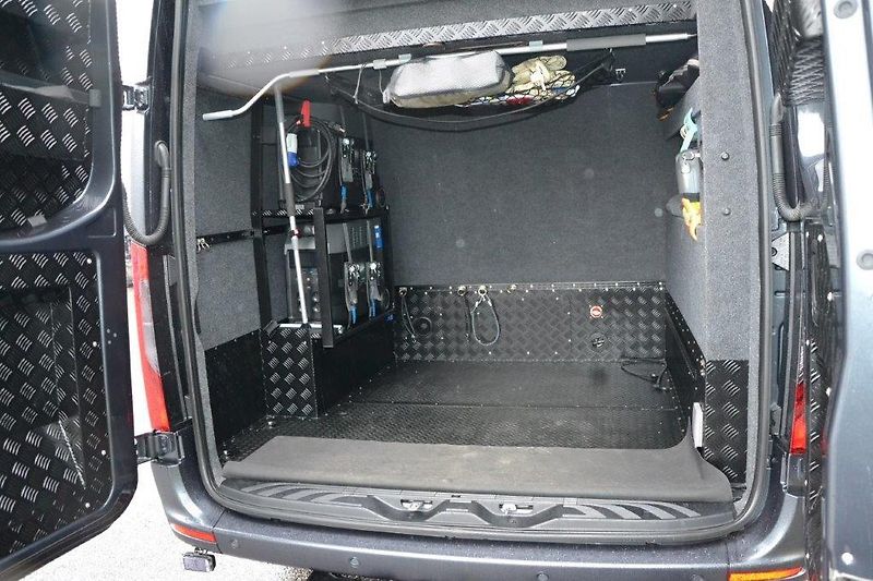 Mercedes-Benz Sprinter Sprinter 319  Camper V6 4x4 - fotka 23 z 86