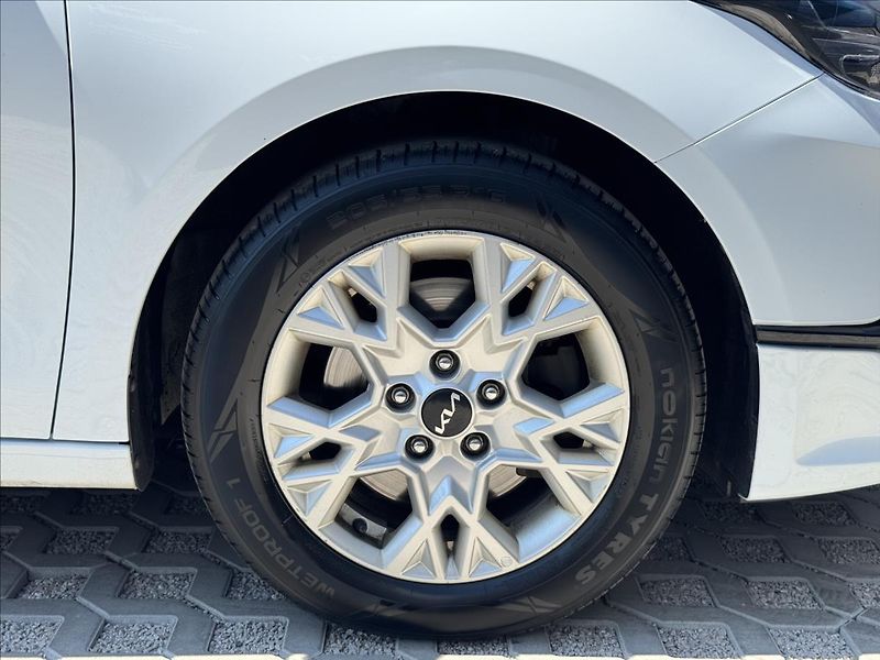 Kia Ceed 1,6 CRDI 100kW Exclusive ČR DP - fotka 25 z 31